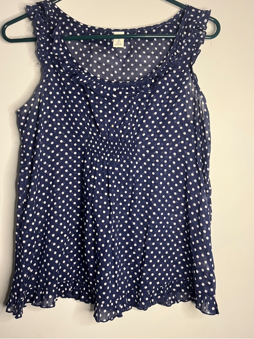 Old navy  small Navy Blue Polka Dot Sleeveless Ruffle Blouse